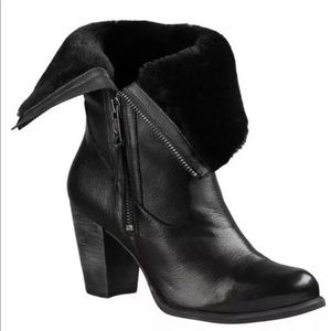 **SOLD** UGG WOMEN'S BLACK LEATHER Boots Sz. 10